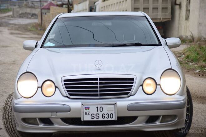 Mercedes E 320 2000, 257,000 km - 3.2 l - Bakı