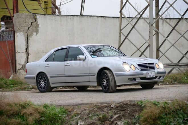 Mercedes E 320 2000, 257,000 km - 3.2 l - Bakı