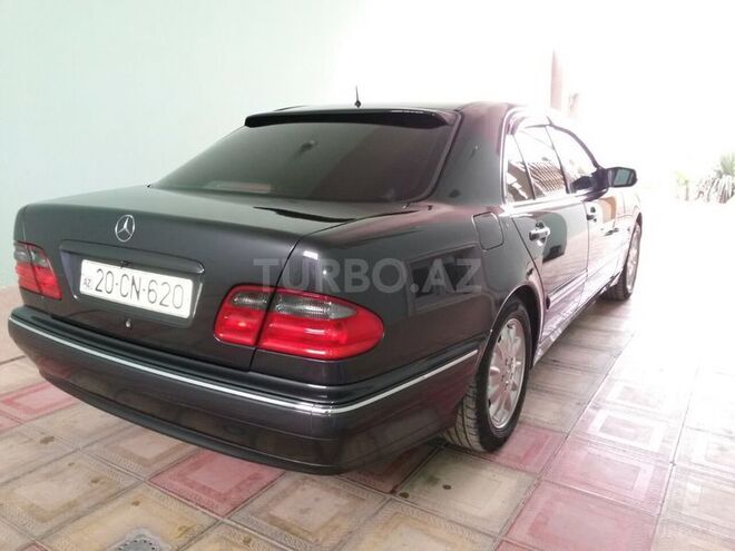 Mercedes E 200 2001, 158,000 km - 2.0 l - Gəncə