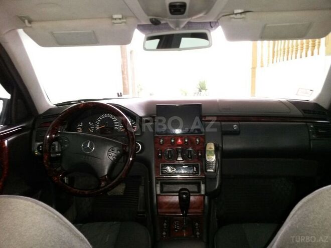 Mercedes E 200 2001, 158,000 km - 2.0 l - Gəncə