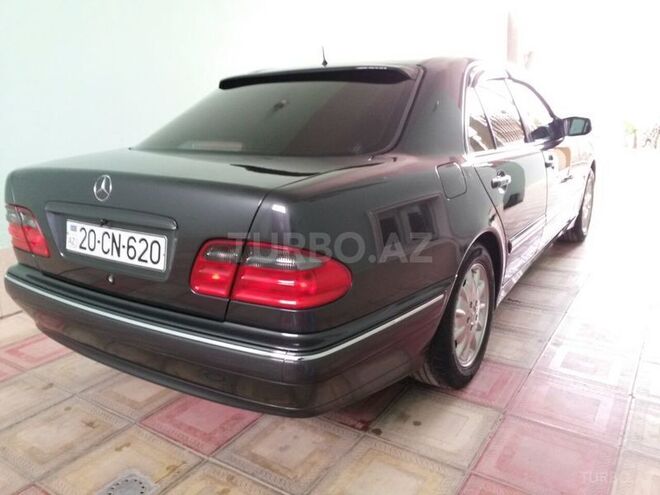 Mercedes E 200 2001, 158,000 km - 2.0 l - Gəncə
