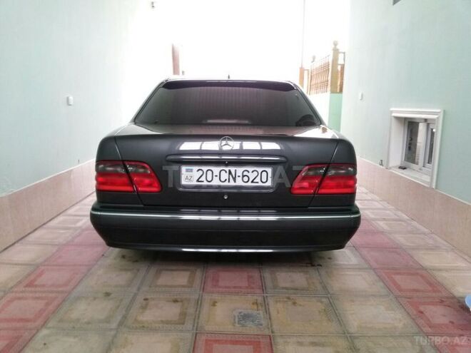 Mercedes E 200 2001, 158,000 km - 2.0 l - Gəncə