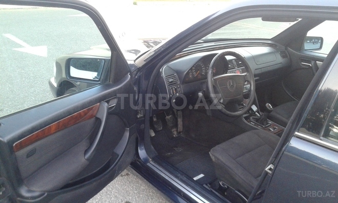 Mercedes C 180 1998, 220,000 km - 1.8 l - Sumqayıt