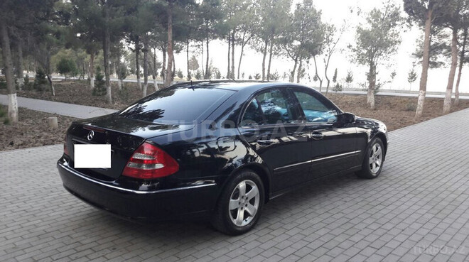 Mercedes E 270 2002, 220,000 km - 2.7 l - Bakı