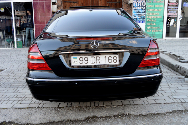 Mercedes E 270 2002, 338,000 km - 2.7 l - Bakı