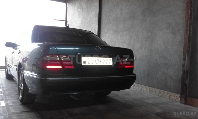 Mercedes E 200 1999, 244,000 km - 2.0 l - Gəncə