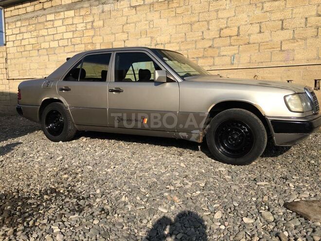 Mercedes E 200 1991, 600,000 km - 2.0 l - Bakı