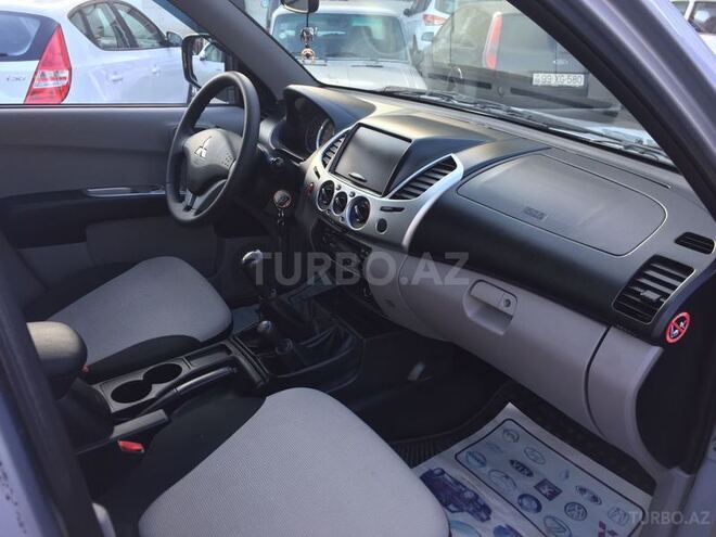 Mitsubishi L200 2013, 63,000 km - 2.5 л - Bakı