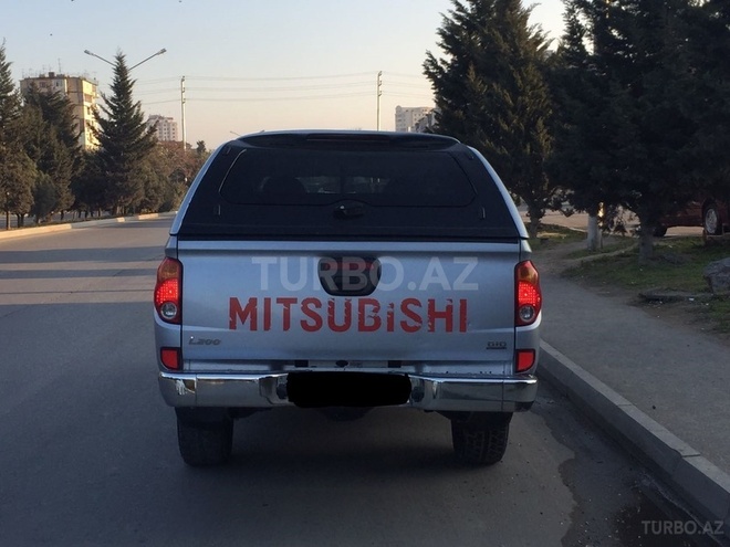 Mitsubishi L200 2013, 63,000 km - 2.5 л - Bakı