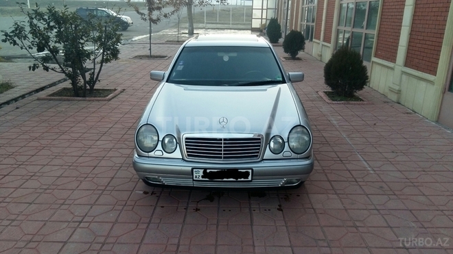 Mercedes E 200 1998, 289,000 km - 2.0 l - Tovuz