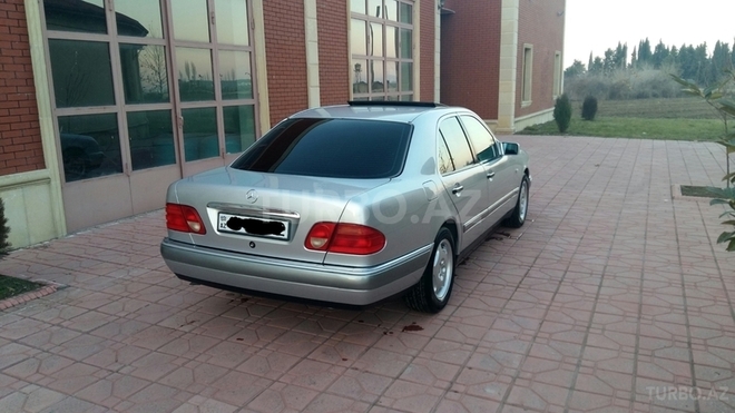 Mercedes E 200 1998, 289,000 km - 2.0 l - Tovuz