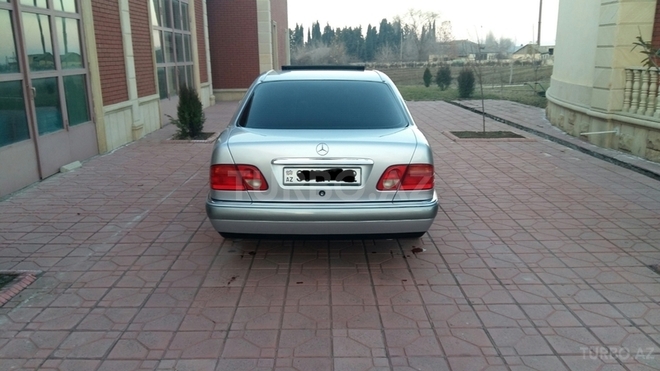 Mercedes E 200 1998, 289,000 km - 2.0 l - Tovuz