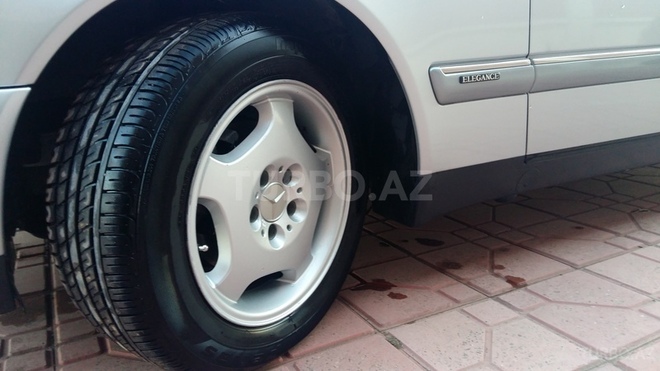 Mercedes E 200 1998, 289,000 km - 2.0 l - Tovuz