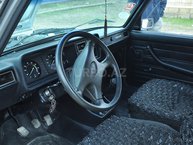 LADA (VAZ) 2107 2010, 50,000 km - 1.6 л - Salyan