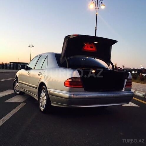 Mercedes E 200 2000, 212,914 km - 2.0 l - Ağdaş