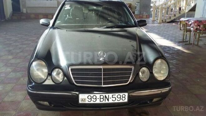 Mercedes E 220 2001, 300,000 km - 2.2 l - Samux