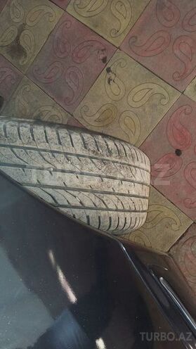 Mercedes E 220 2001, 300,000 km - 2.2 l - Samux