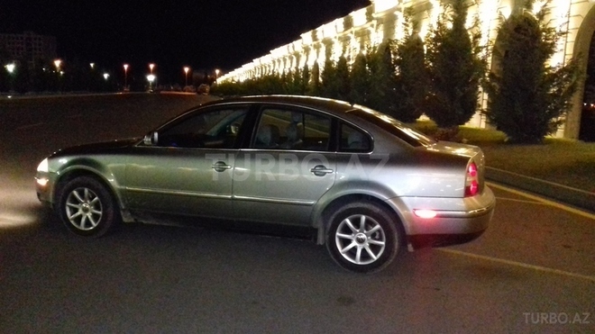 Volkswagen Passat 2003, 234,300 km - 1.8 l - Gəncə