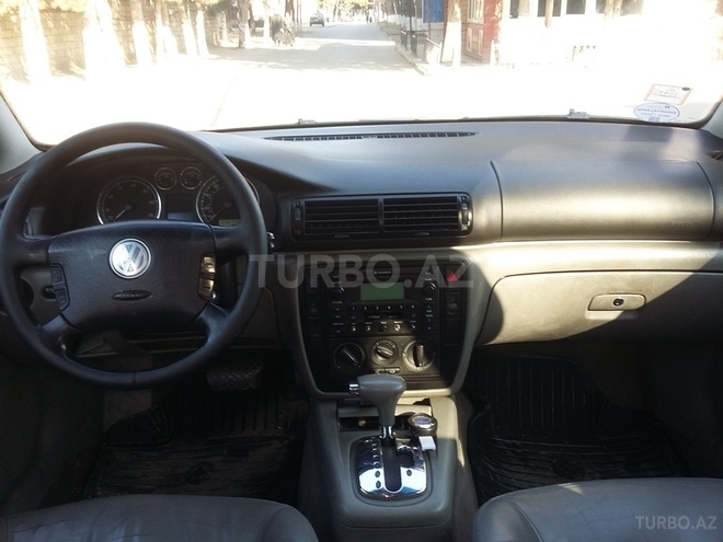 Volkswagen Passat 2003, 195,000 km - 1.8 l - Sumqayıt