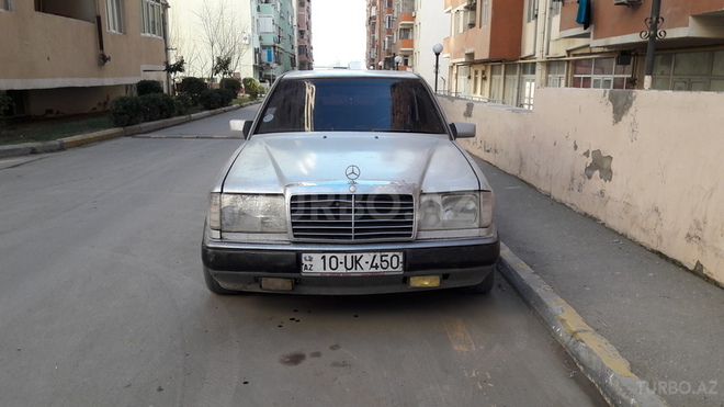 Mercedes E 250 1992, 325,000 km - 2.5 l - Bakı