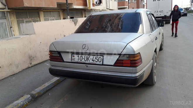 Mercedes E 250 1992, 325,000 km - 2.5 l - Bakı