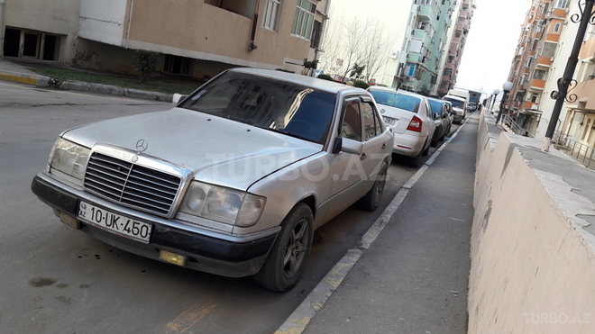 Mercedes E 250 1992, 325,000 km - 2.5 l - Bakı