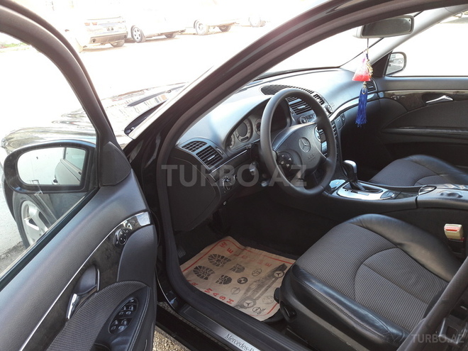 Mercedes E 240 2003, 231,000 km - 2.6 l - Bakı