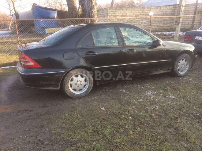 Mercedes C 240 2001, 330,000 km - 2.6 l - Qəbələ