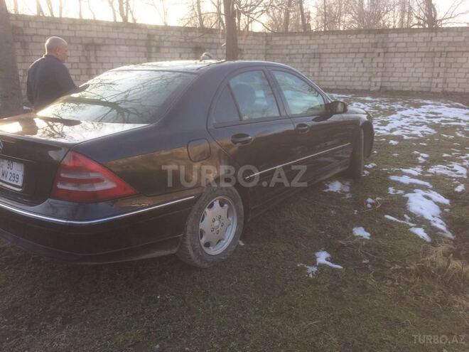 Mercedes C 240 2001, 330,000 km - 2.6 l - Qəbələ