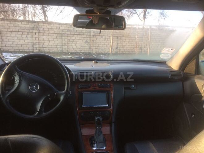 Mercedes C 240 2001, 330,000 km - 2.6 l - Qəbələ