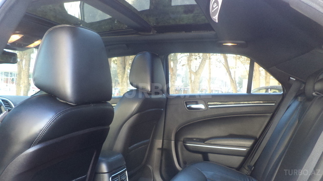 Chrysler 300C 2012, 37,000 km - 3.6 л - Bakı