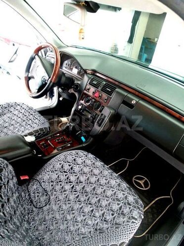 Mercedes E 220 2000, 430,000 km - 2.2 l - Bakı