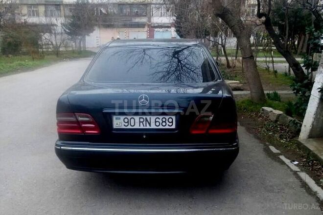 Mercedes E 220 2000, 430,000 km - 2.2 l - Bakı