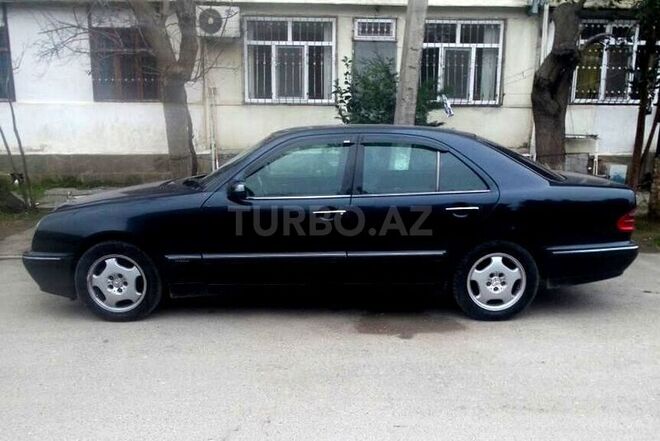 Mercedes E 220 2000, 430,000 km - 2.2 l - Bakı