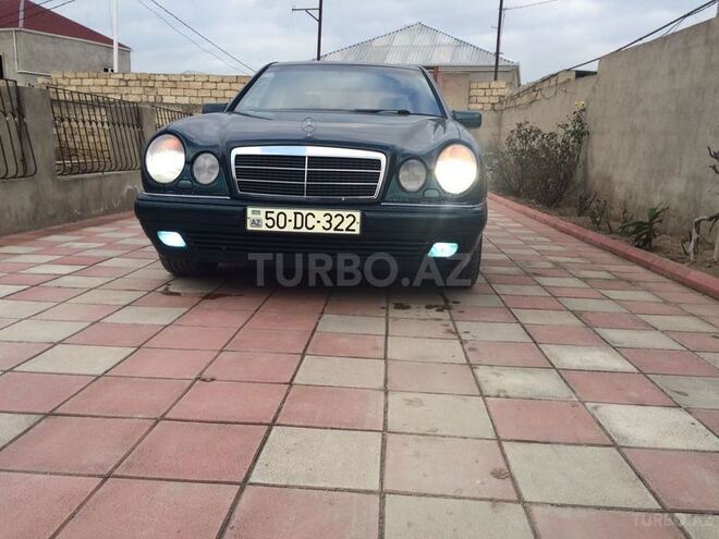 Mercedes E 240 1997, 22,186 km - 2.6 l - Bakı