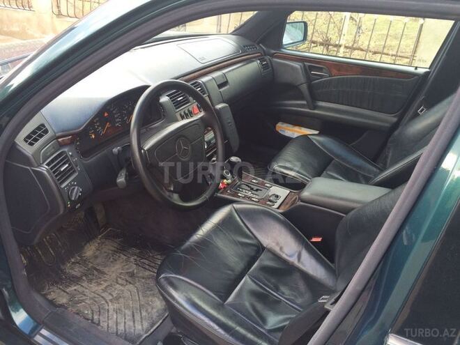 Mercedes E 240 1997, 22,186 km - 2.6 l - Bakı