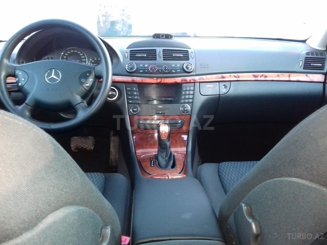 Mercedes E 240 2003, 192,000 km - 2.4 l - Bakı
