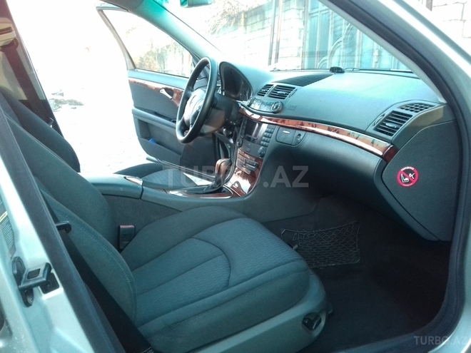Mercedes E 240 2003, 192,000 km - 2.4 l - Bakı