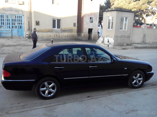 Mercedes E 200 1996, 250,357 km - 2.0 l - Bakı