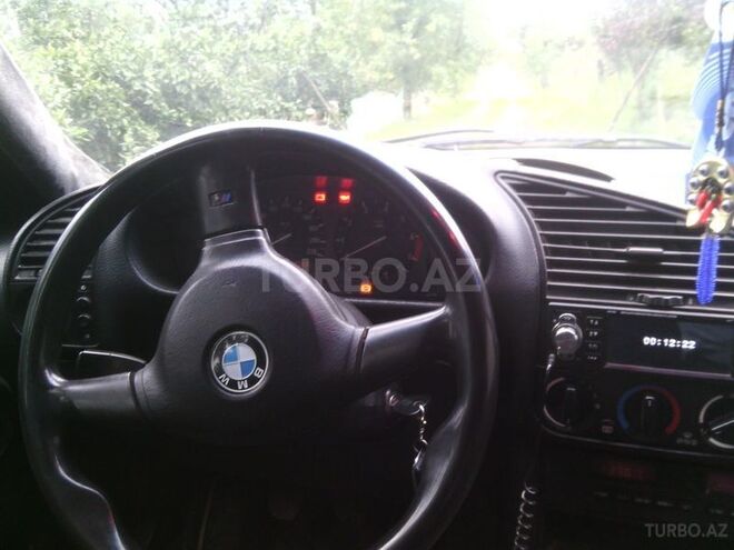 BMW 318 1993, 423,655 km - 1.6 l - Masallı