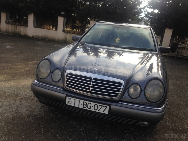 Mercedes E 230 1995, 245,000 km - 2.3 л - Quba