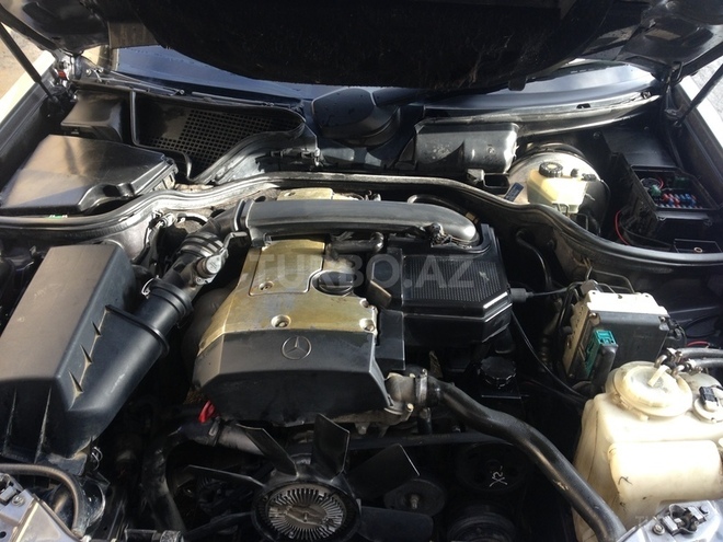 Mercedes E 230 1995, 245,000 km - 2.3 л - Quba