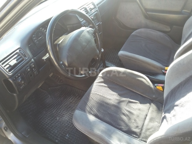 Opel Vectra 1994, 225,000 km - 2.0 l - Bakı