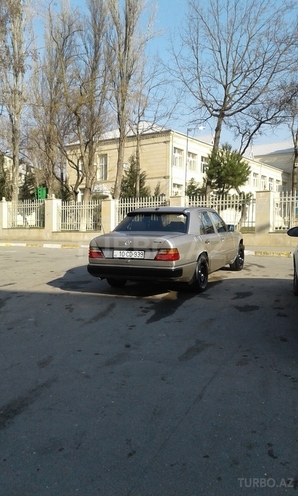 Mercedes E 200 1991, 700,000 km - 0.2 l - Bakı