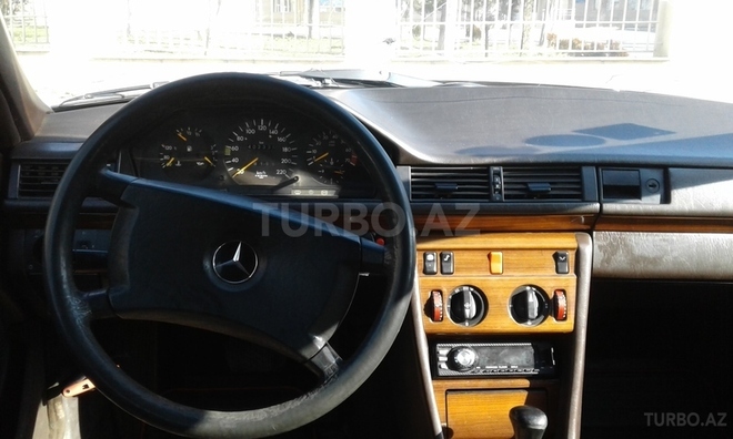 Mercedes E 200 1991, 700,000 km - 0.2 l - Bakı