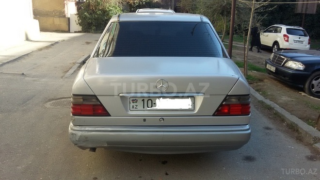 Mercedes E 220 1994, 357,300 km - 2.2 l - Bakı