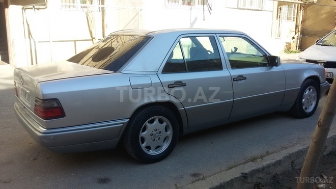 Mercedes E 220 1994, 357,300 km - 2.2 l - Bakı
