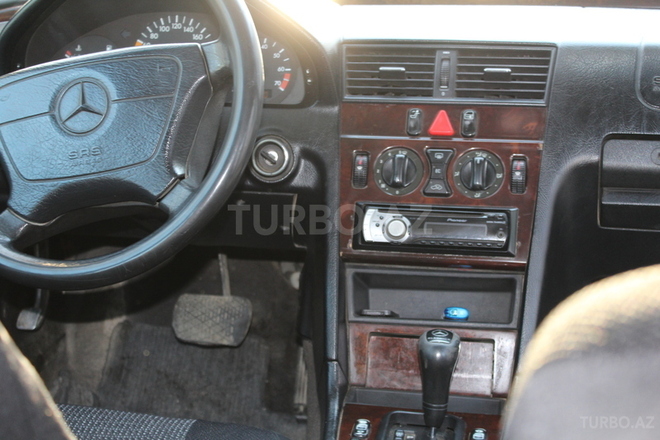 Mercedes C 180 1997, 390,000 km - 1.8 l - Bakı