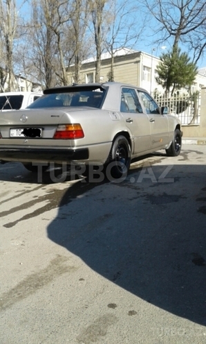 Mercedes E 200 1991, 800,000 km - 0.2 l - Bakı