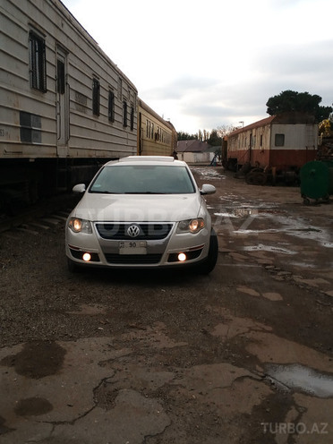 Volkswagen Passat 2006, 275,000 km - 2.0 l - Bakı